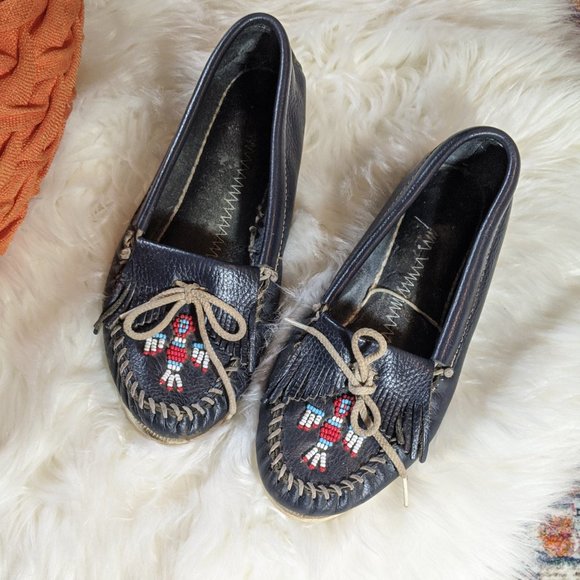 Minnetonka Shoes - Minnetonka Navy Beaded Eagle Moccasins 10 Women